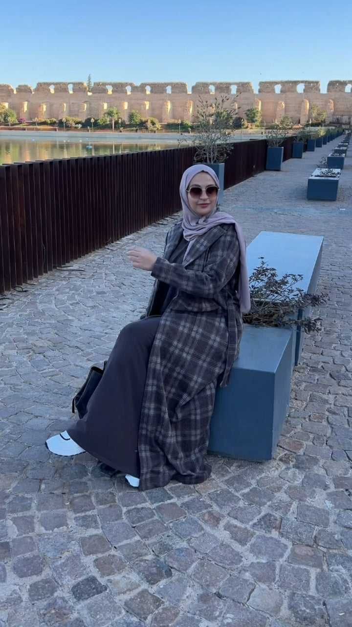 "Tenue automnale élégante"