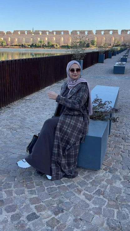 "Tenue automnale élégante"