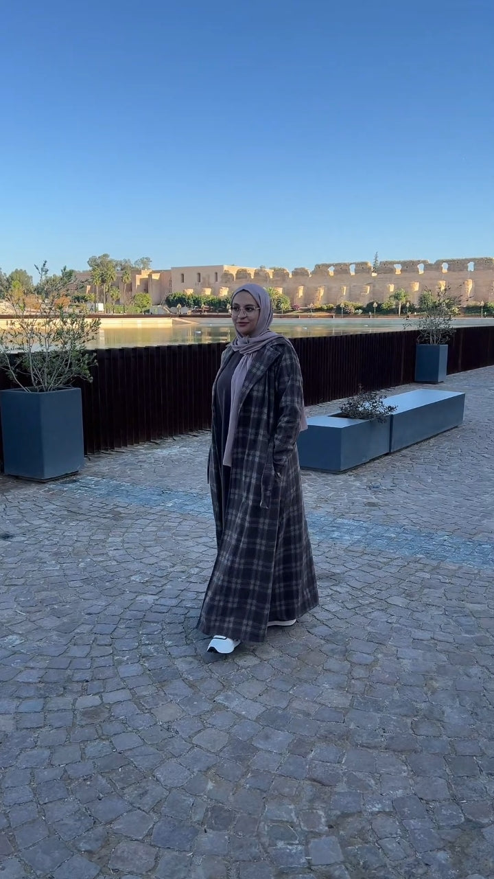 "Tenue automnale élégante"